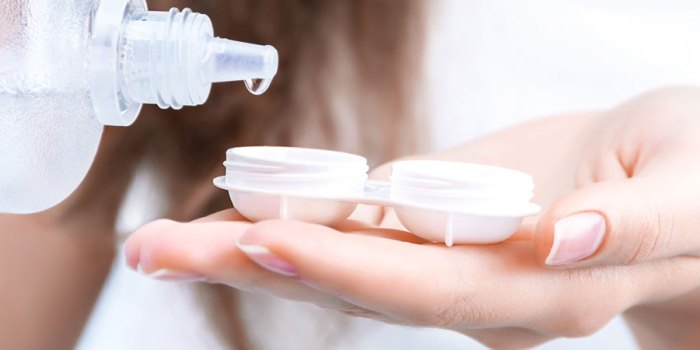 How to care for contact lenses to maintain eye health